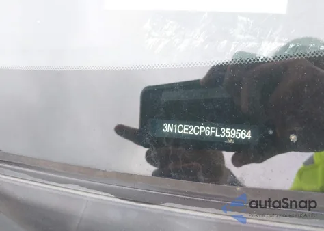 2015 Nissan Versa Note Sv z USA, uszkodzony, nr VIN 3N1CE2CP6FL359564